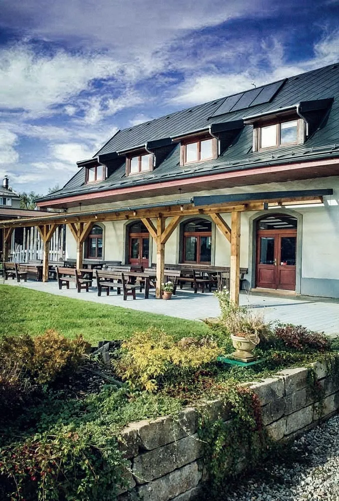 Holický dvůr - obrázek 1