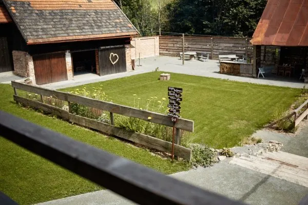 Farní dvůr Uhřínov